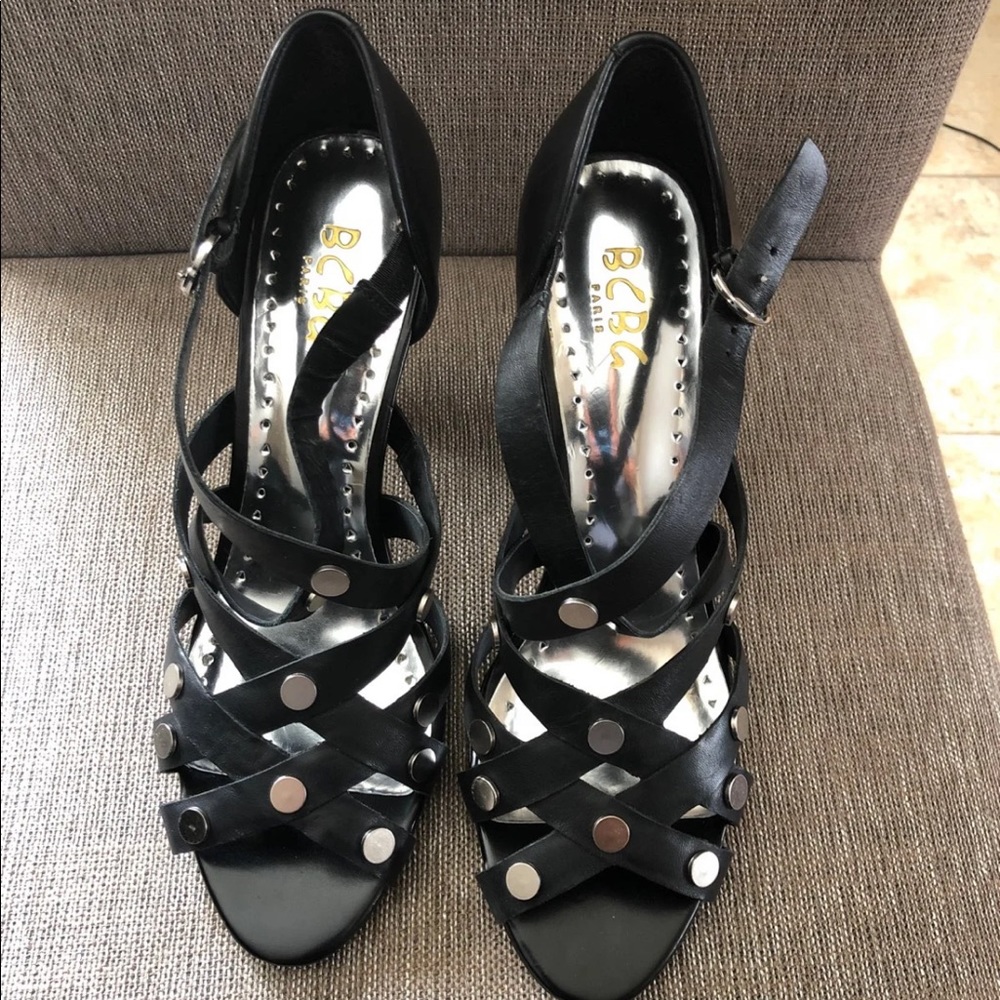 Ladies black studded leather heal NWT